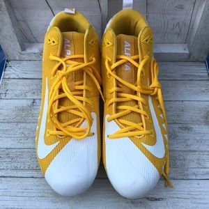 Nike Men’s Alpha Menace Football Cleats